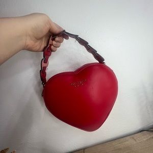 Red heart handbag / crossbody